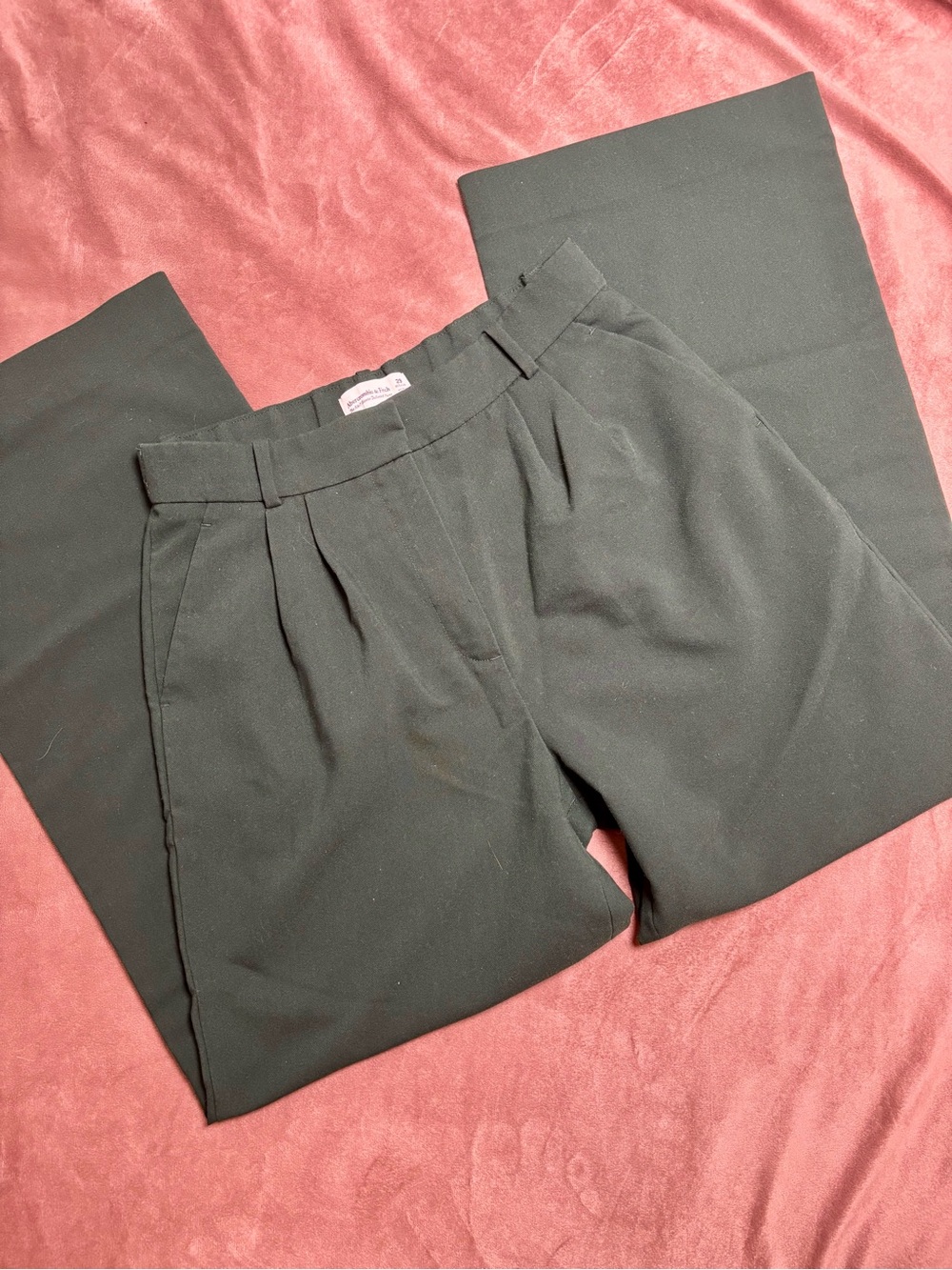 Abercrombie & Fitch Green Pleated Trousers
